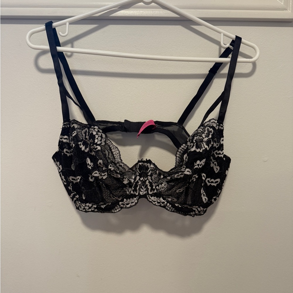 36DD/E Black Lace Bra - La Senza